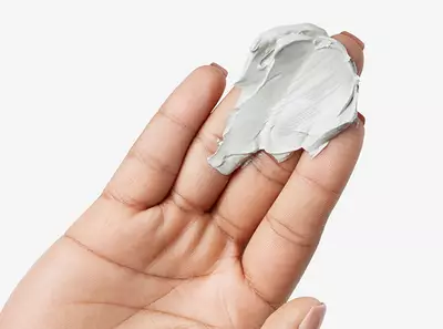 Visibly Minimize Pores with a Clay Mask