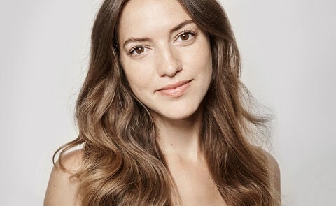 Your 5-Step Routine For Taming Frizzy Hair