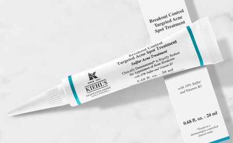 Spot Treatment Ingredients To Look For, According To Kiehl’s Experts